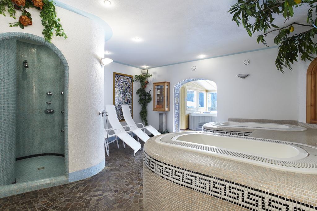 Hotel Haus Michaela Sappada Kültér fotó