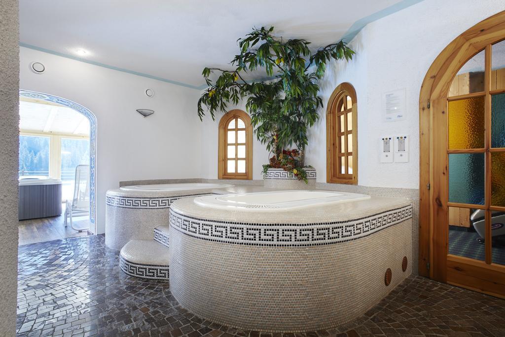 Hotel Haus Michaela Sappada Kültér fotó