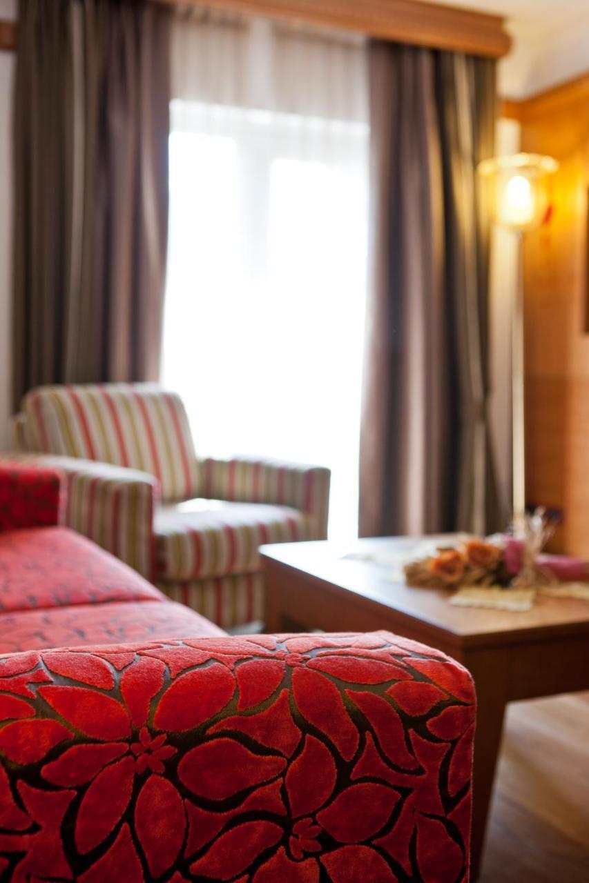 Hotel Haus Michaela Sappada Kültér fotó